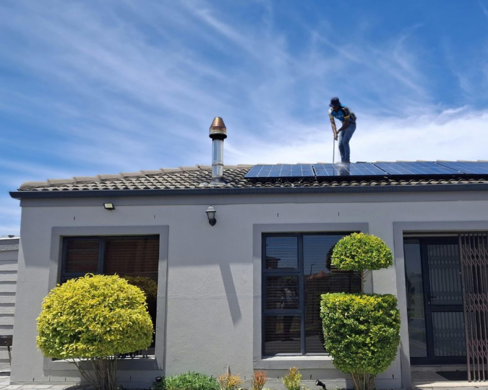 Nettoyage panneaux solaires